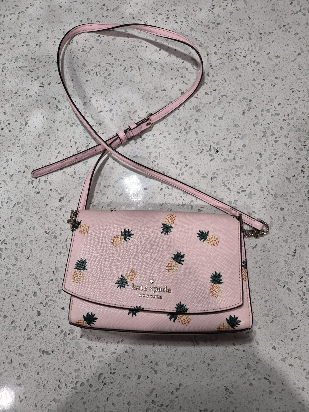 kate spade new york Women’s Pink Pineapple Saffiano Leather Zip Wristlet Logo